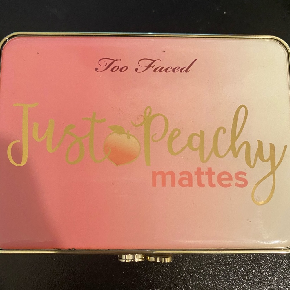 Too Faced Just Peachy palette